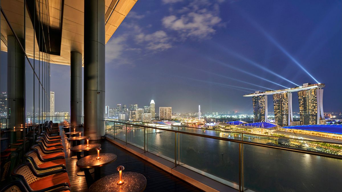 Vue rooftop dining Vue rooftop dining experience is among the affordable rooftop bars in Singapore