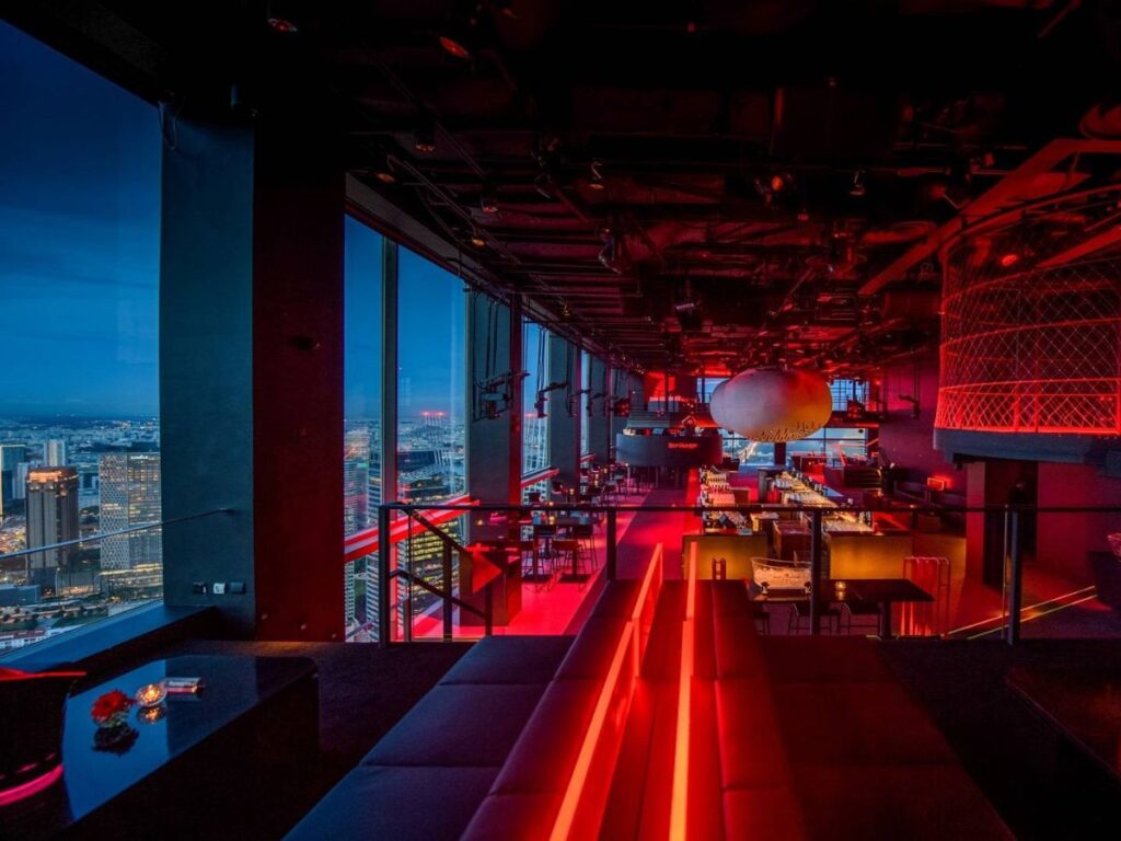 SKAI Loft hosts NYE countdown parties for couples to welcome 2026.
