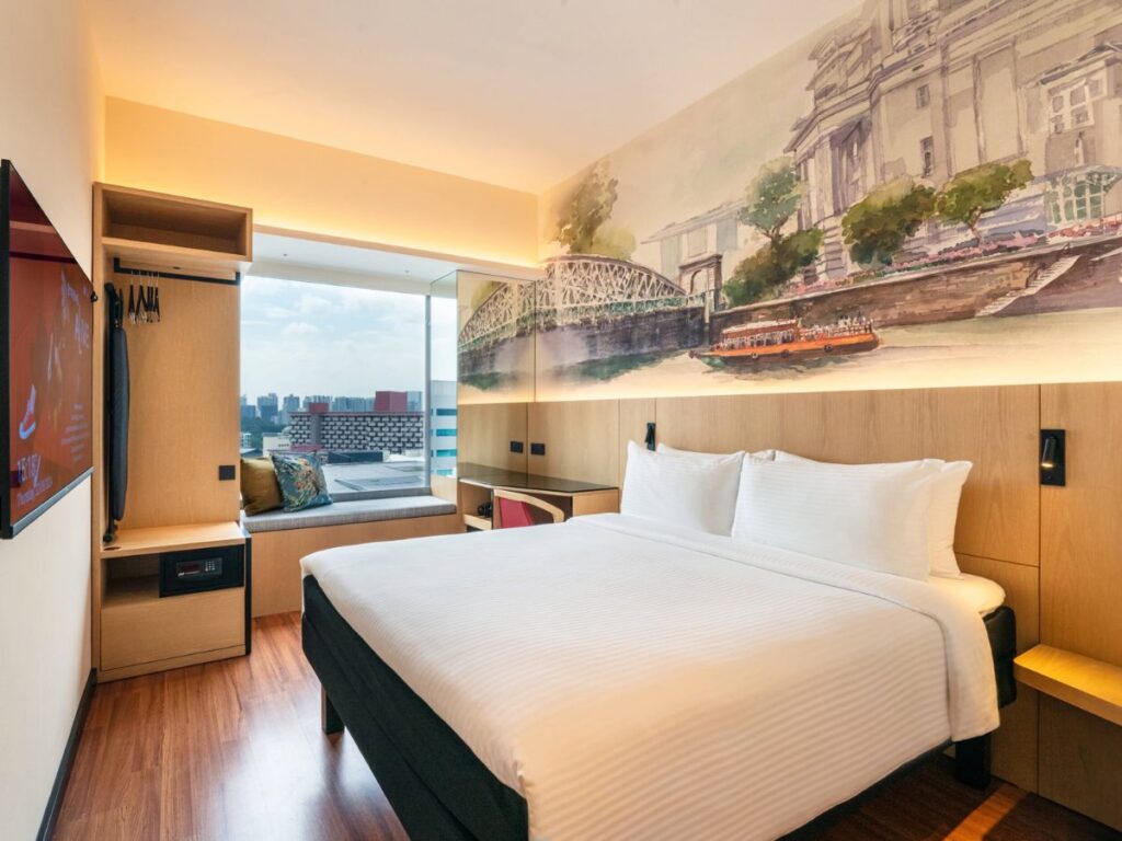 ibis Singapore on Bencoolen is one of the affordable holiday staycation hotels Singapore couples love