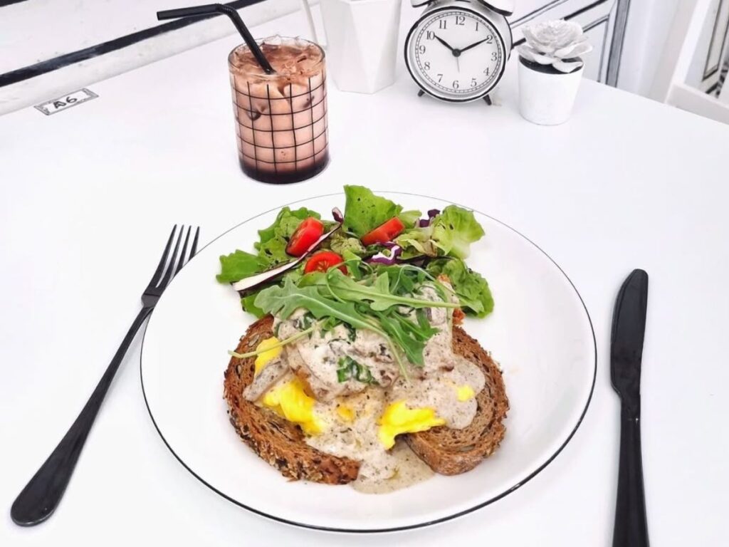 Cafe Monochrome one of the best places for 1st date in chinatown
