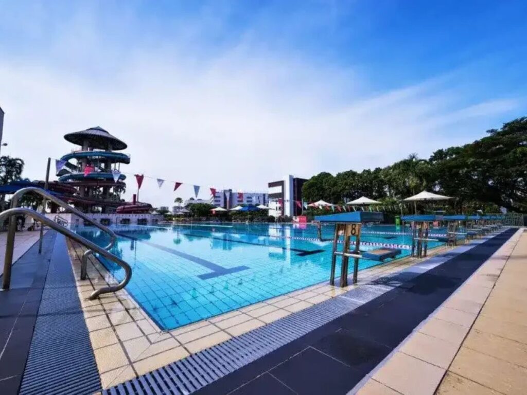 Couple workout session followed by breakfast as fun morning date ideas
