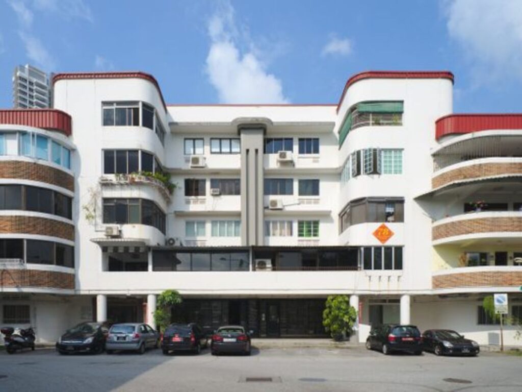Walking around Horseshoe Block is one of the best things to do Tiong Bahru for couple
