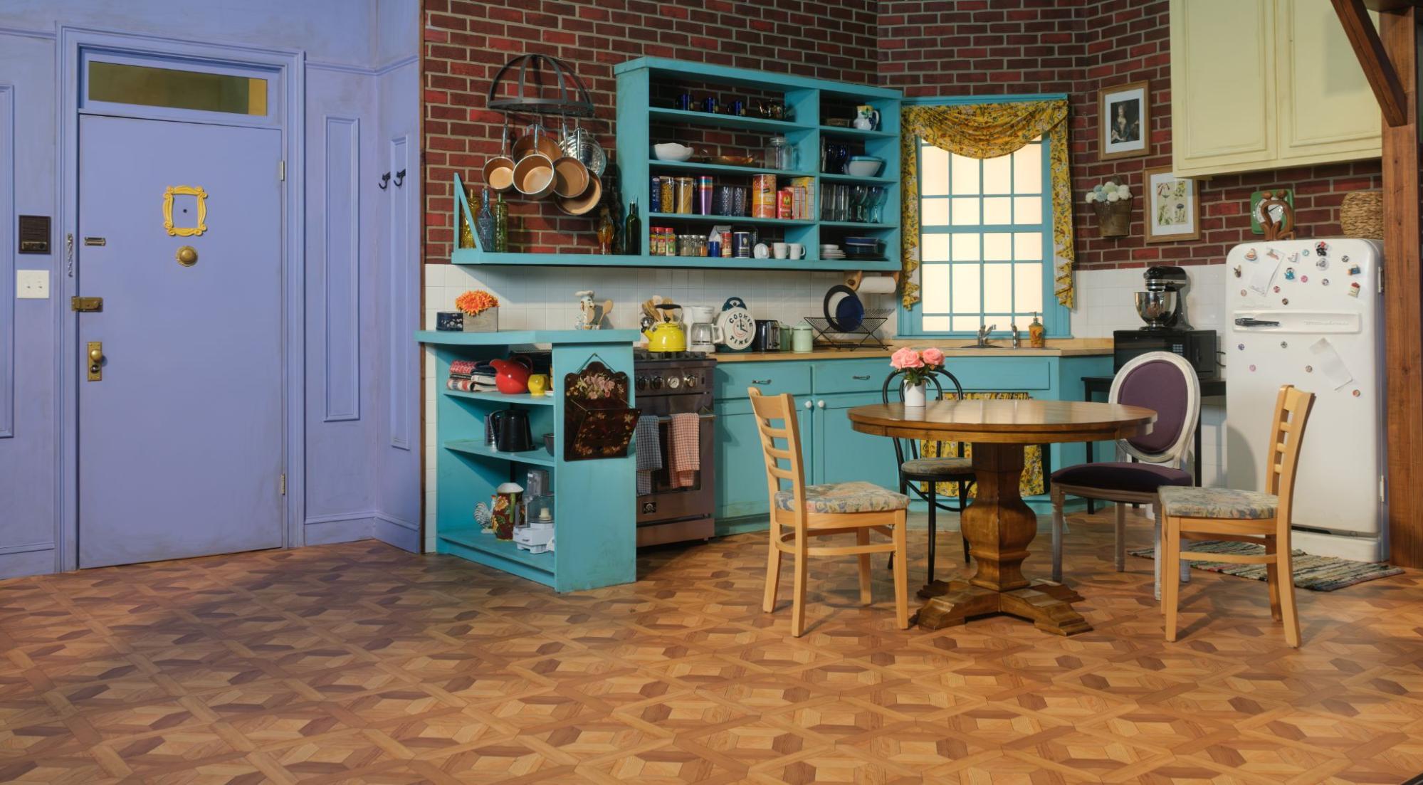 The-FRIENDS-Experience-1