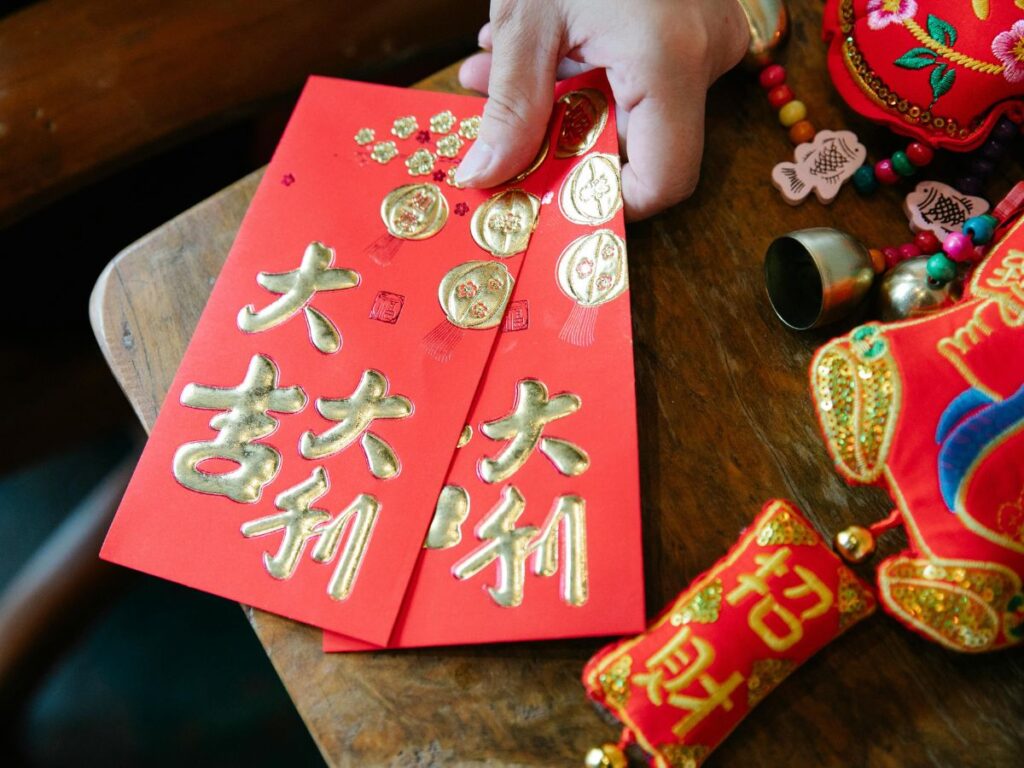 Chinese New Year gift Singapore festive hamper and traditional goodies for partner’s family