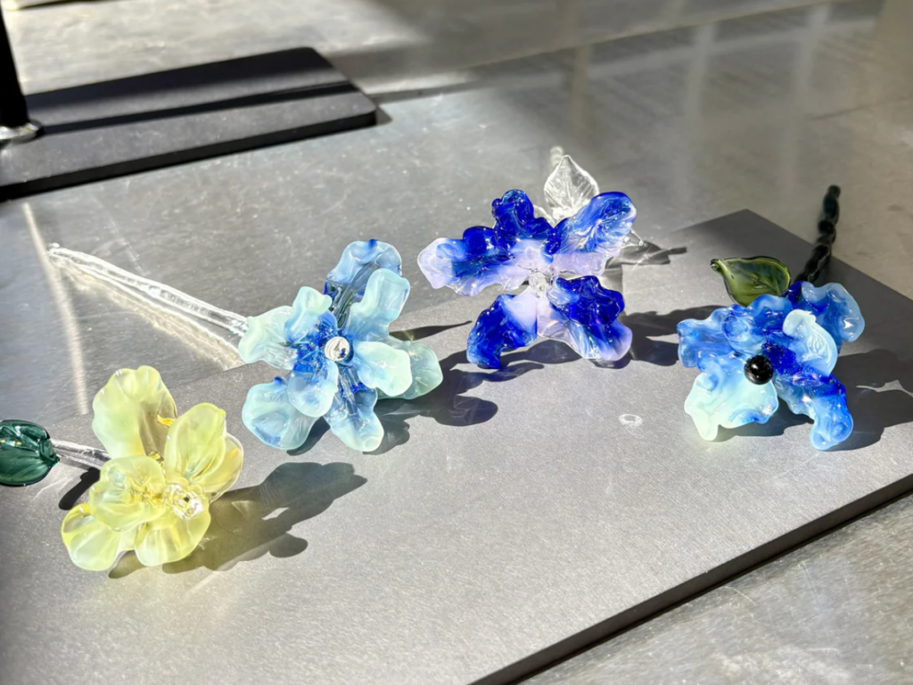 Gurasu House couple latest workshop Singapore glass flower and ring making
