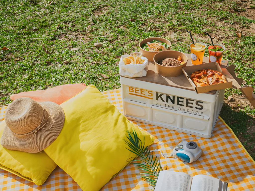 cute brunch date ideas picnic brunch at Botanic Gardens Singapore
