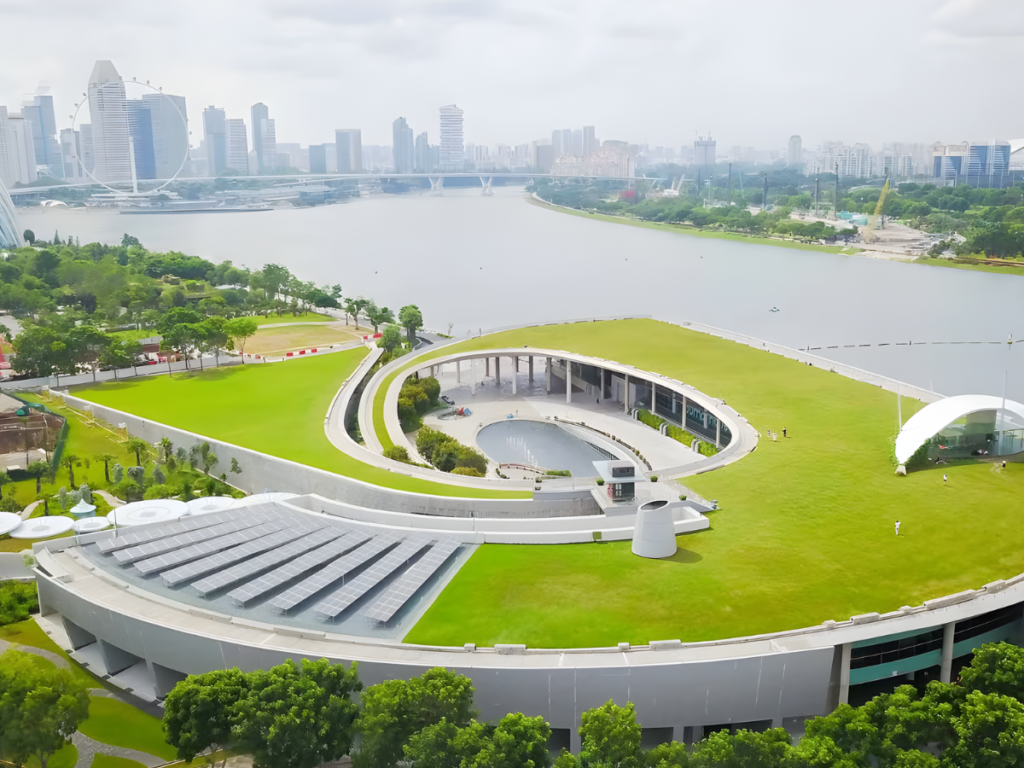 budget couple activities singapore at Marina Barrage sunset picnic date

