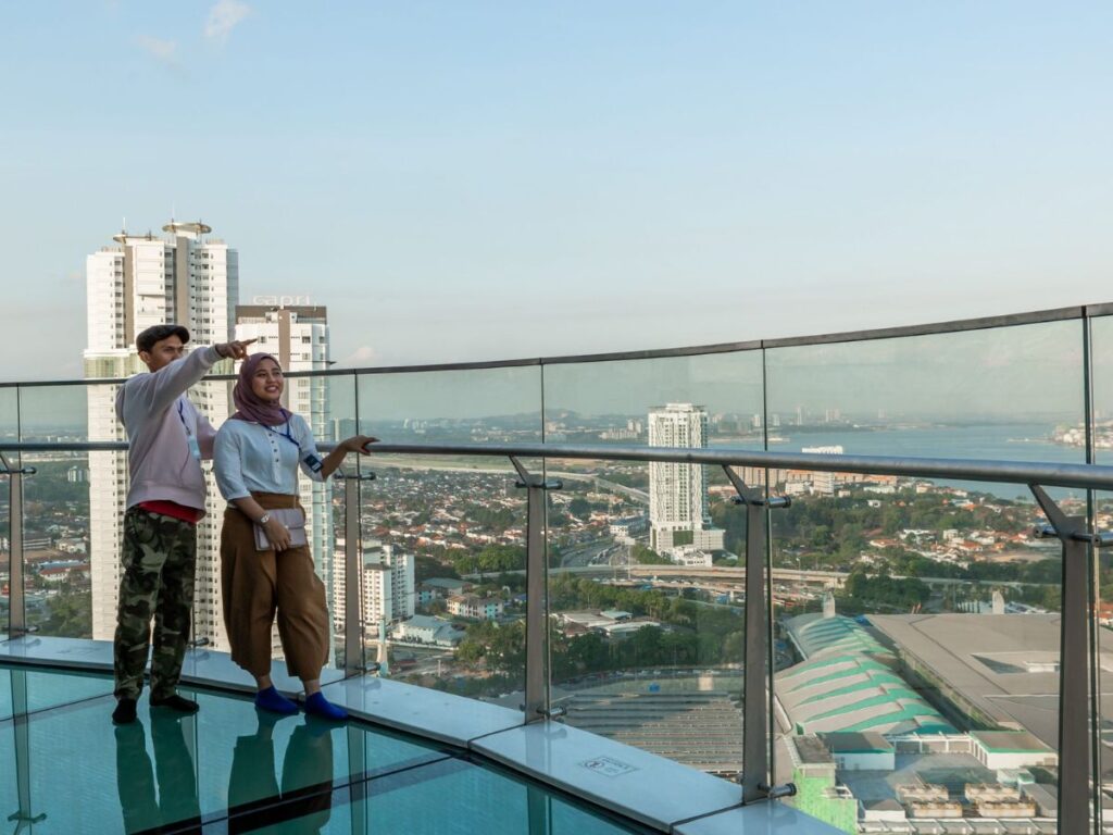 unique date ideas singapore near JB Skyscape glass floor sky bridge date